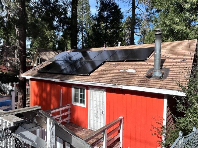 Building Photo - 767 Woodland Rd Unit 2