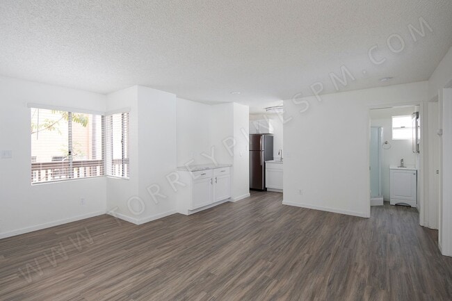 *OPEN HOUSE: 8/30 2:30-3:30PM* Gorgeous 2B... - *OPEN HOUSE: 8/30 2:30-3:30PM* Gorgeous 2B... Unit 05