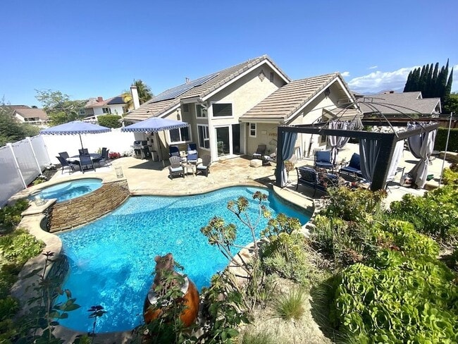 Building Photo - 25662 Cresta Loma