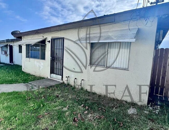 Building Photo - 10954 Pipeline Ave Unit B