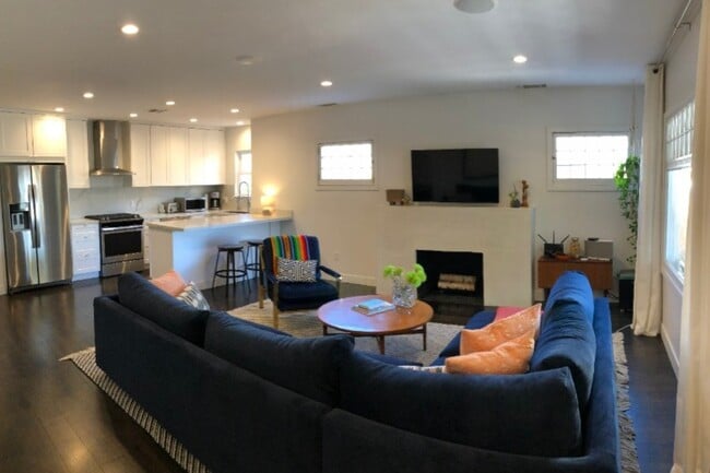 Photo - 833 Waterloo St