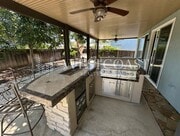 Photo - Bright & Spacious 4-Bed Townhome in Prime ...