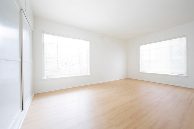 Photo - 729 Gayley Ave Unit 302