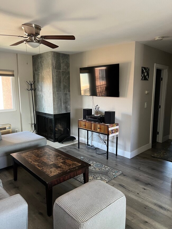 Building Photo - 4252 35th St Unit 7