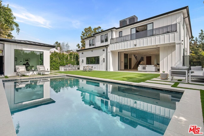 Photo - 211 Veteran Ave