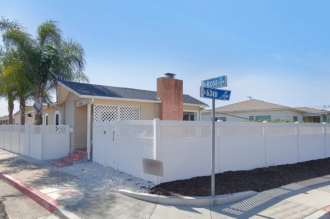 Photo - 4766 63rd St