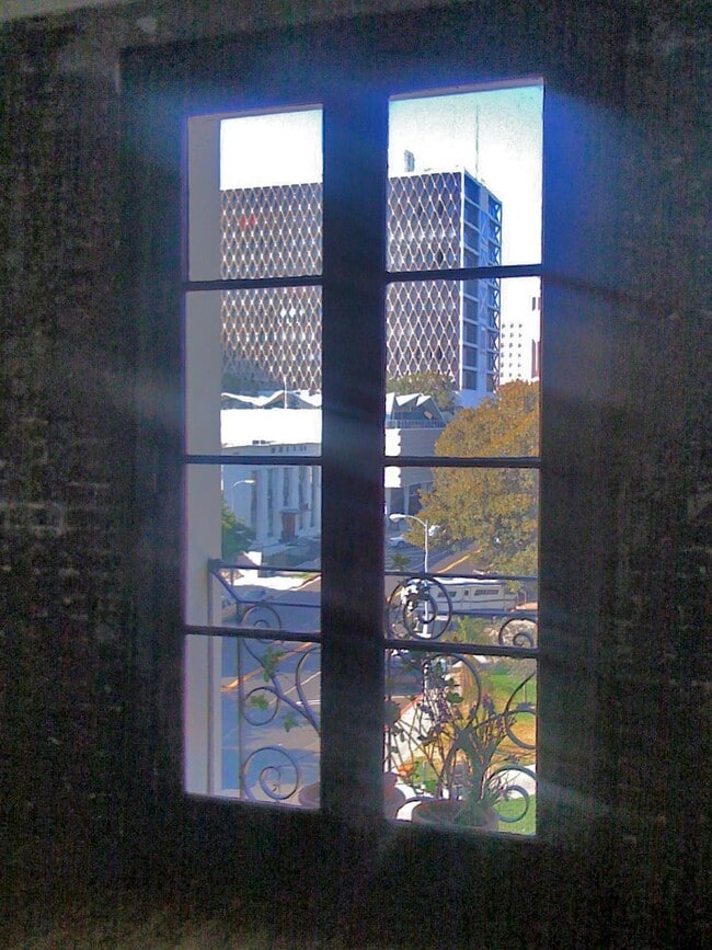 Photo - 2412 W 7th St Unit 4 B