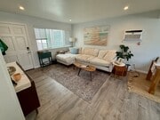 Living Room - 1000 Highland Ave Apartments Unit 11