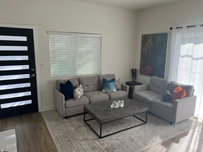 Photo - 6203 Bakman Ave