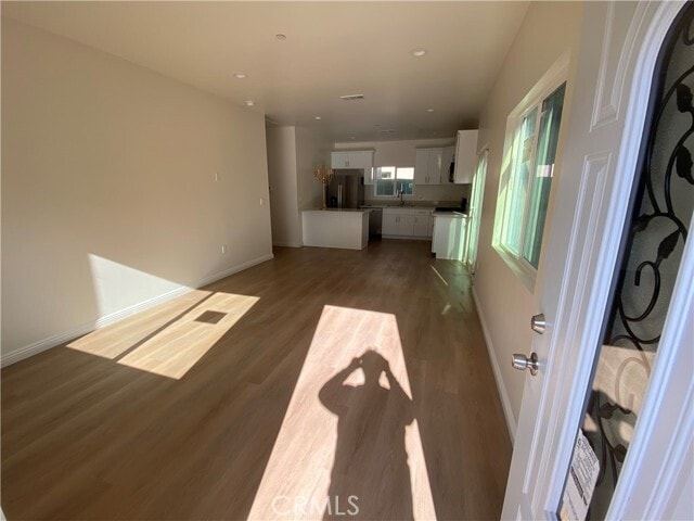 Photo - 18543 Ingomar St