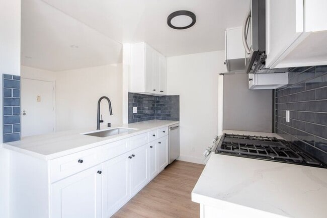 Photo - 5740 Camellia Ave Unit 204