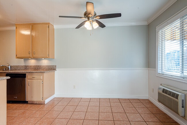 Dining Room - 4315 Don Tomaso Dr
