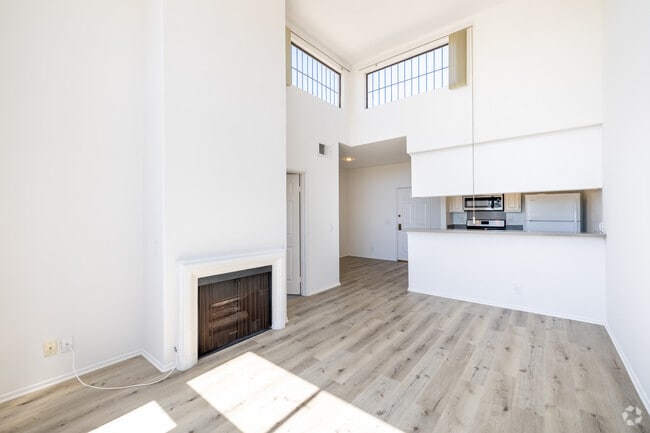 1BR, 1BA - 800SF - Living Room - Tuscany Apartments