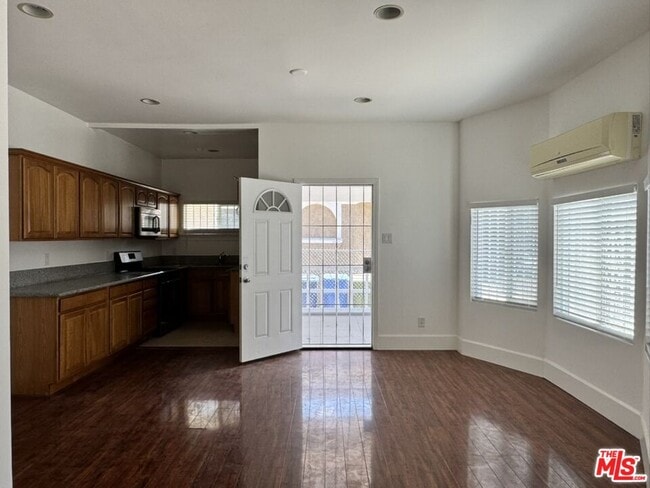 Photo - 2905 W 14th St