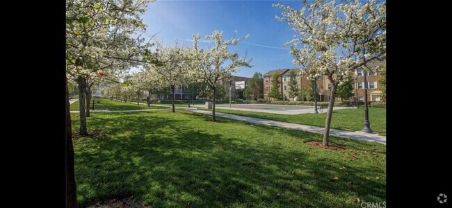 Building Photo - 15213 Linden Way Rental