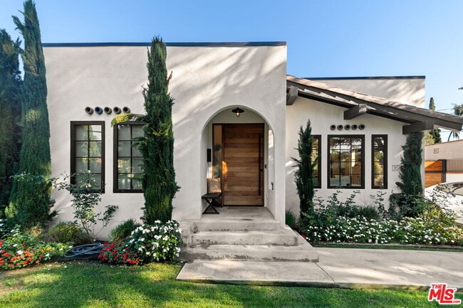 Building Photo - 358 N Bronson Ave