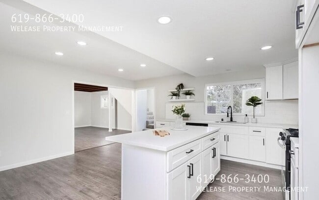 Photo - 6550 Perth Pl