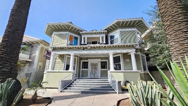 Photo - 743 S Burlington Ave Unit 8