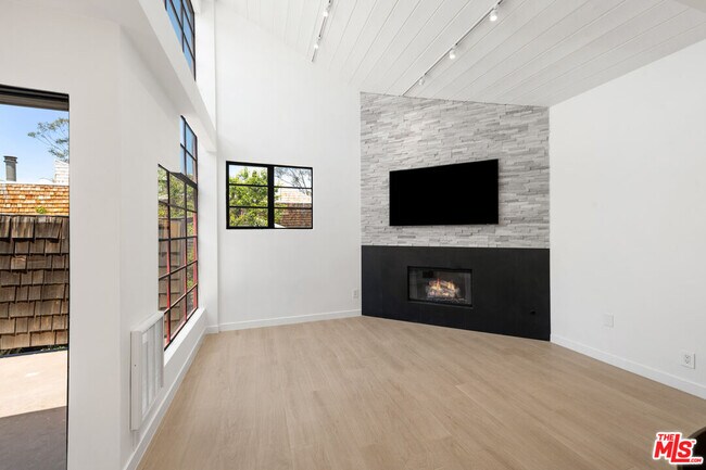 Photo - 29233 Heathercliff Rd Unit 4