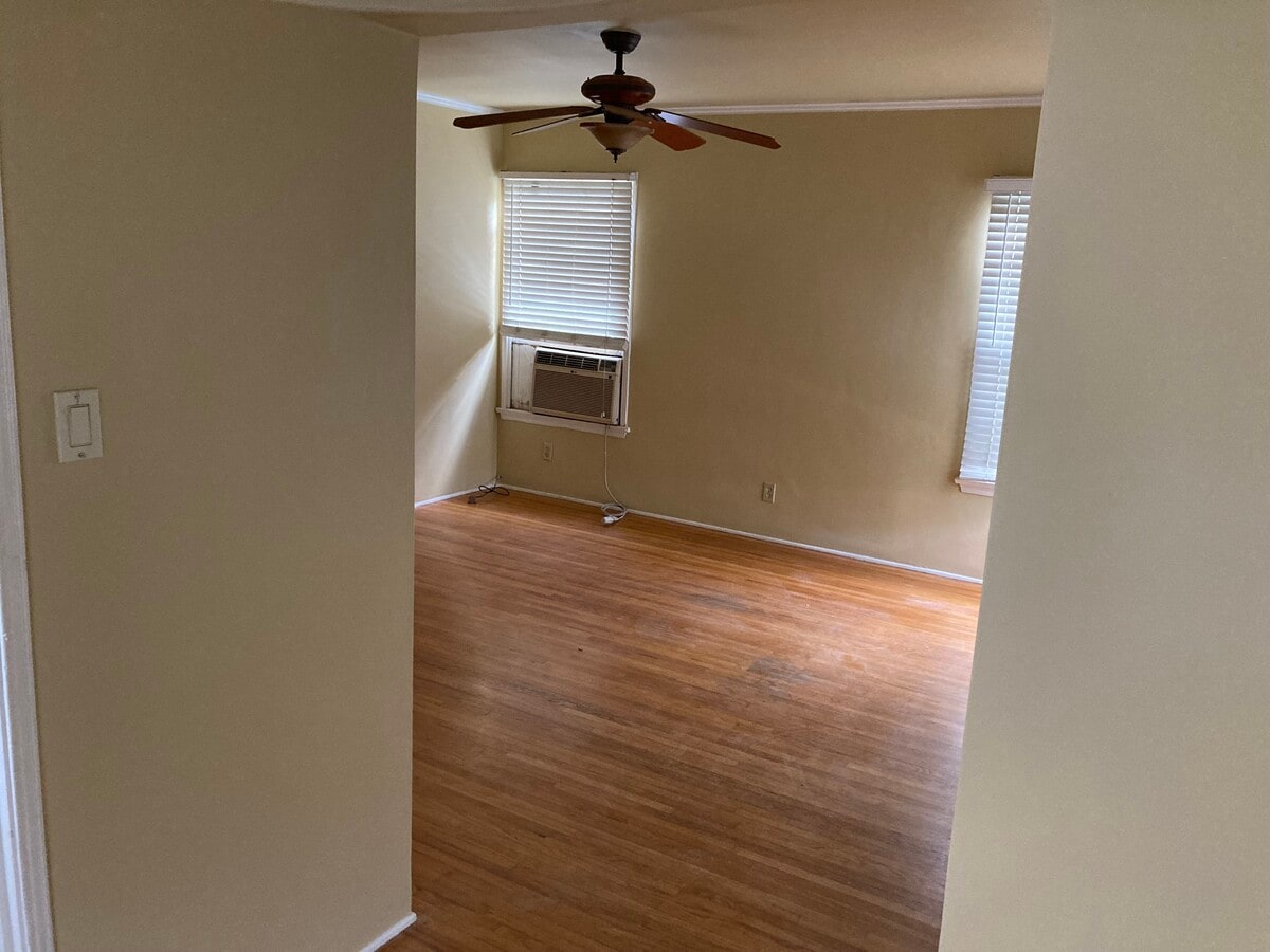 Living - 1526 E Wilson Ave Unit Detached House