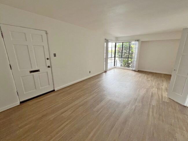 Photo - 2564 W 5th St Unit 2562