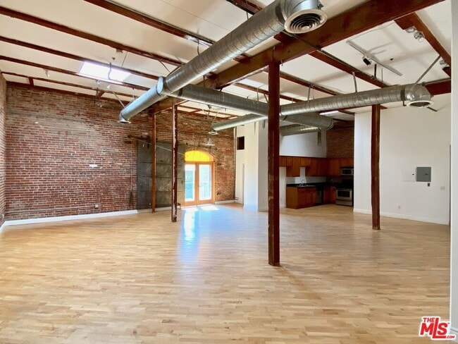 Photo - 726 S Santa Fe Ave Unit 300