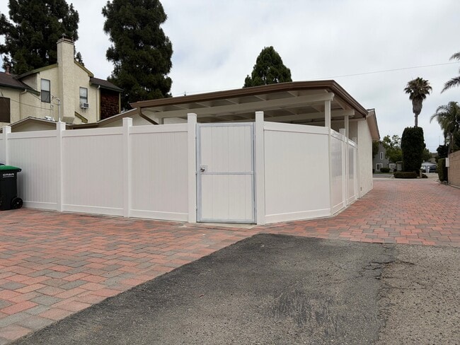 Photo - 2641 Elden Ave