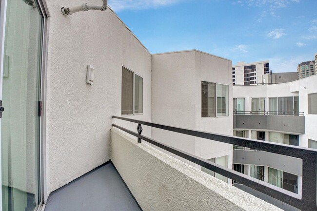 Photo - 10600 Wilshire Blvd