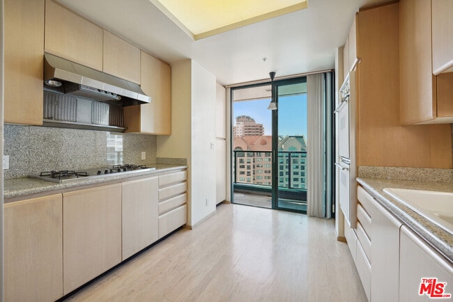 Photo - 10490 Wilshire Blvd Unit 1402