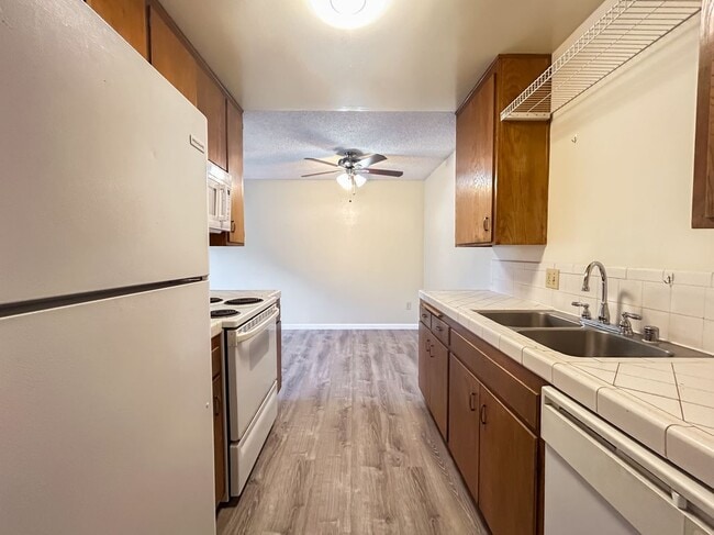 Photo - 4675 Bancroft St Unit H