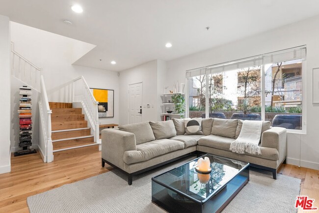 Building Photo - 6020 S Seabluff Dr Unit 131