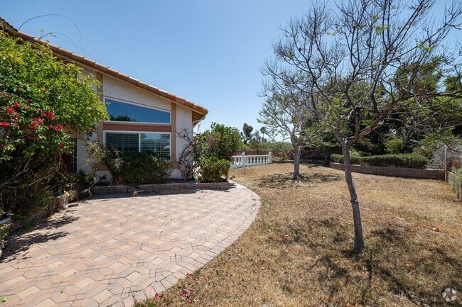Building Photo - Attached 3-Bedroom Home with Spacious Yard...