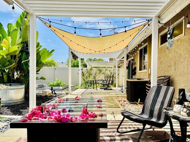 Building Photo - 750 Lincoln Ave