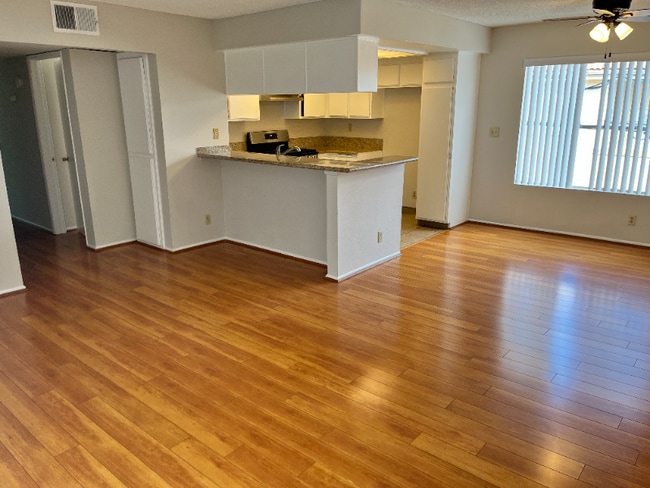 Photo - 636 E Verdugo Ave Unit E