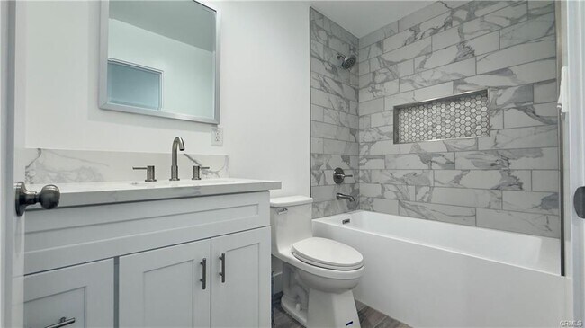 Photo - 1346 Fraser Ave