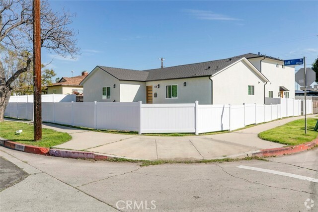 Building Photo - 12340 Lull St Rental