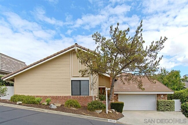Building Photo - 4BD 2.5BA House located in Vineland Hills of Poway