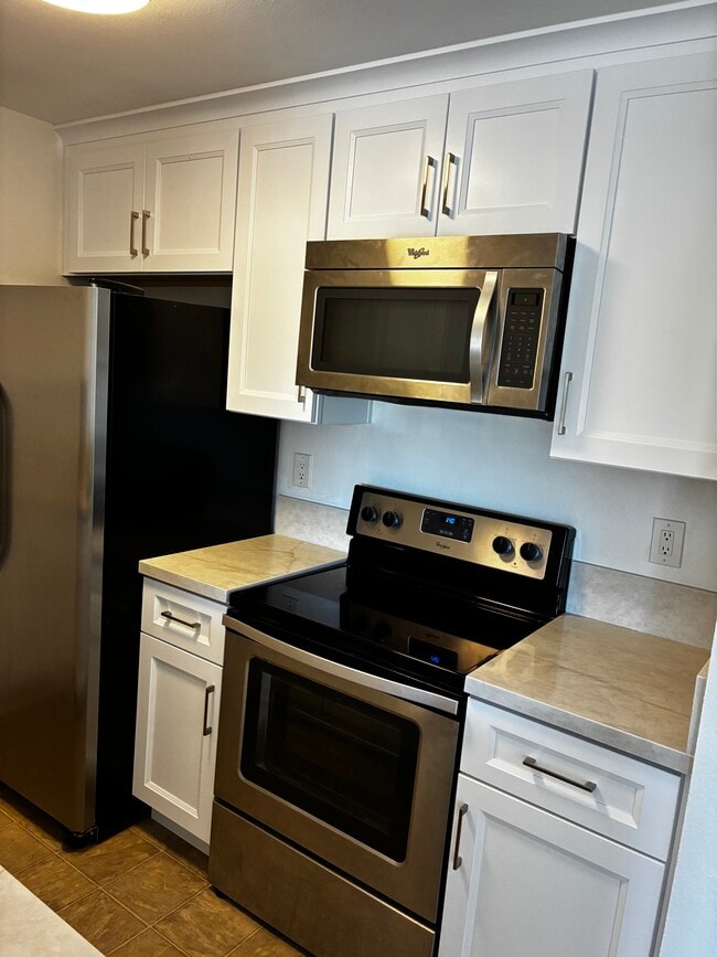 Building Photo - 6151 Rancho Mission Rd Unit #209