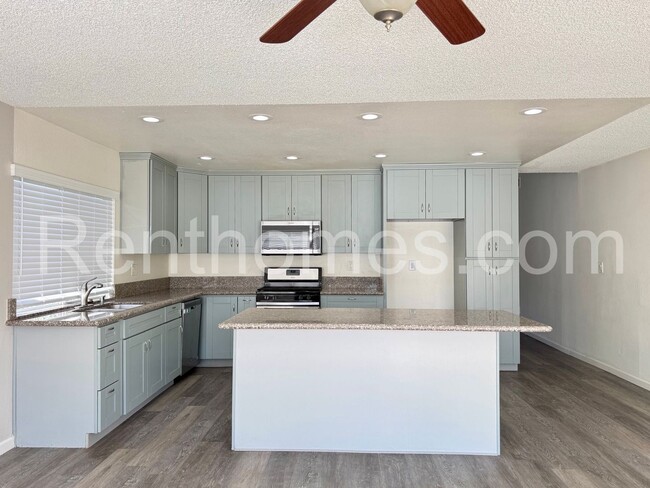 Photo - 11303 Kelowna Rd
