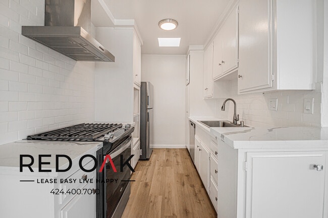 Photo - 7010 Lanewood Ave Unit 303