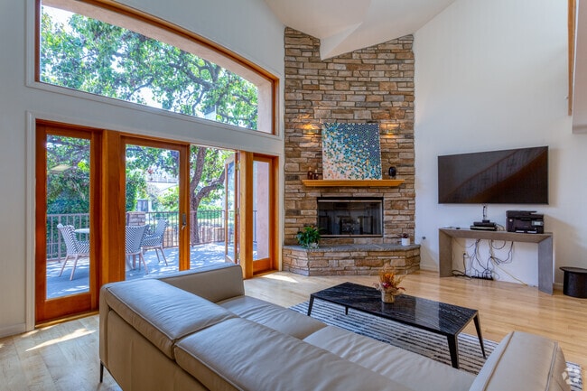 3BR, 2BA - 439 Carroll Canal