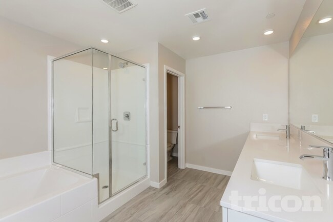 Photo - 31573 Dwight Dr