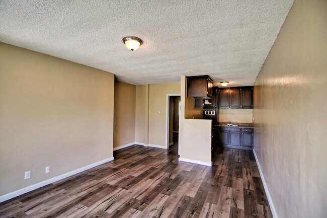 Photo - 7800 Madison St