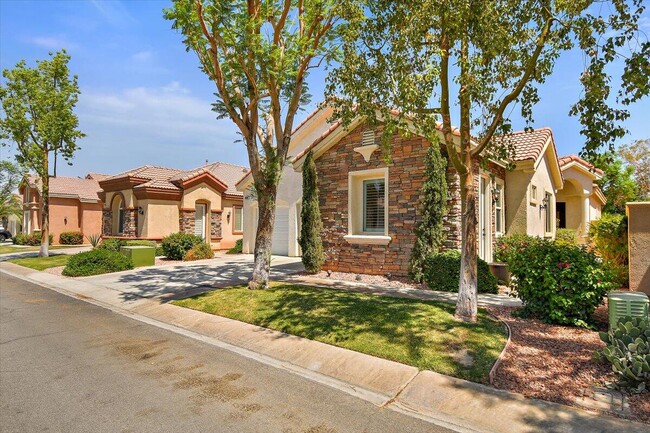 Photo - 49580 Wayne St