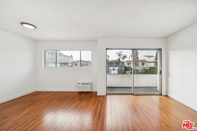 Photo - 1050 S Wooster St Unit 3