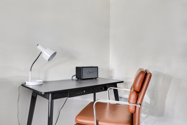 Photo - 135 S Reeves Dr Unit FL2-ID1351