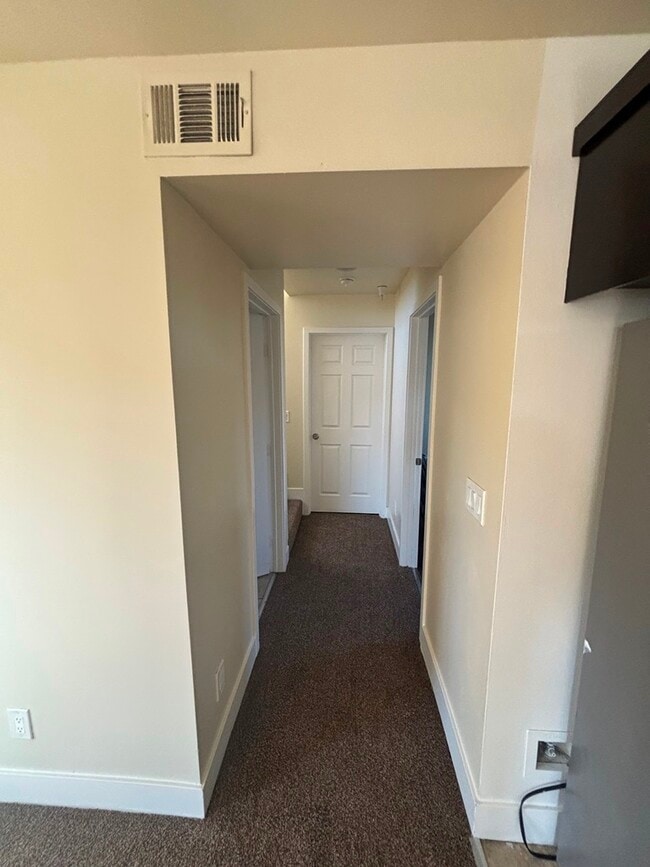 Photo - 333 E 69th St