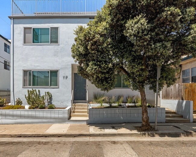 Photo - 117 Strand St