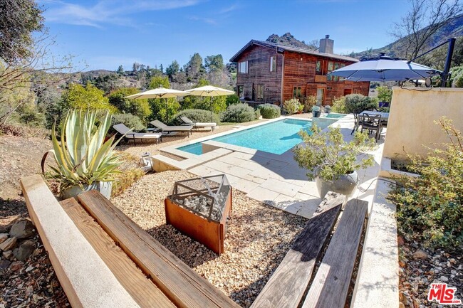 Photo - 1850 Olivera Dr House