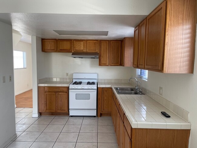 Photo - 132 W Glendon Way